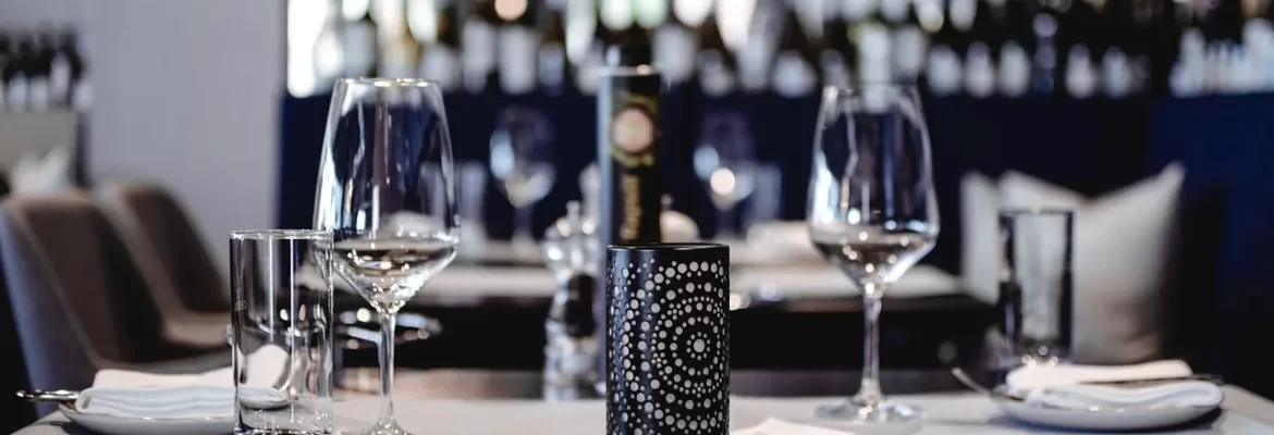 Prostřený stůl v restauraci – 10 nejlepších restaurací v Brně