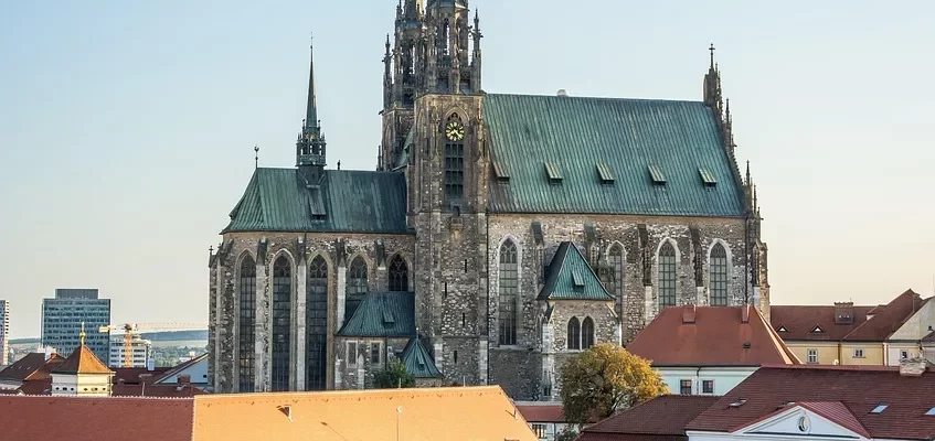 Pohled na architekturu a čtvrti města Brna