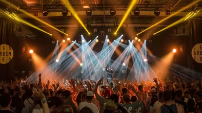 Koncert a publikum v hudebním klubu