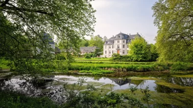 Středověký hrad na skále