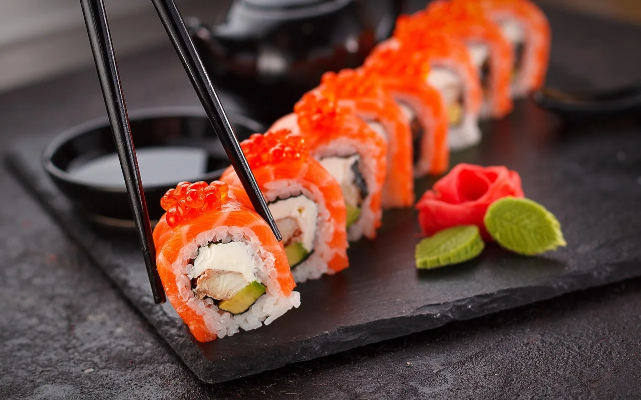 Talíř čerstvého sushi, specialita restaurace Koishi v Brně