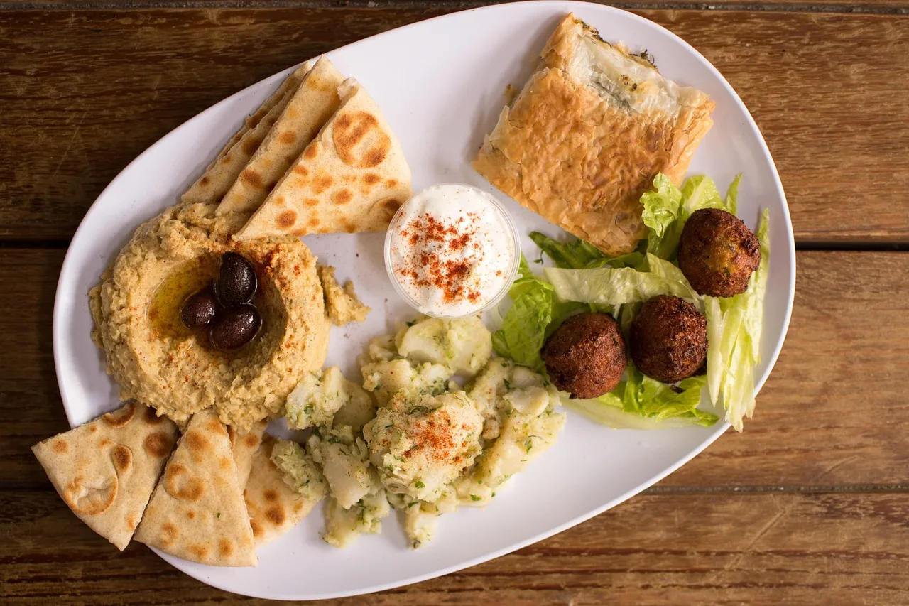 Hummus s pita chlebem