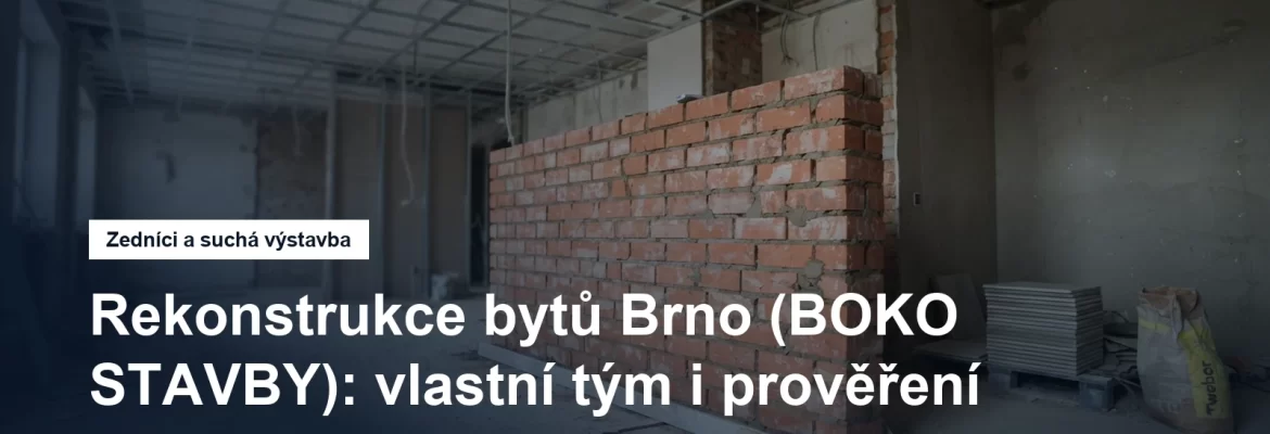 Vybouraný panelový byt v průběhu rekonstrukce, nově vyzděná příčka, rozdělaný sádrokartonový podhled a hladítko opřené o stěnu