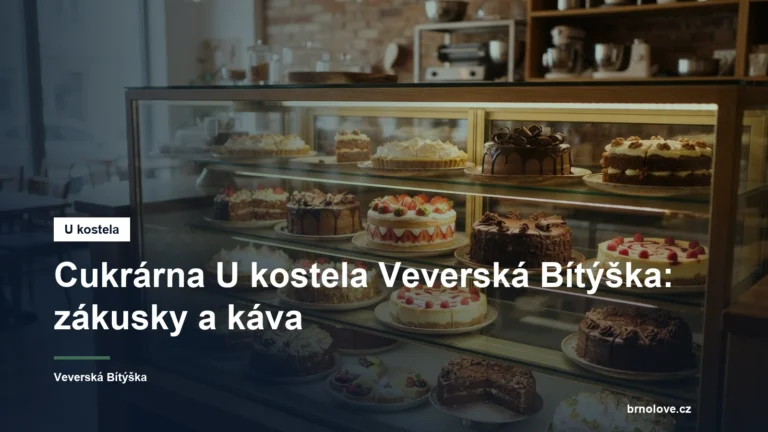 Vitrína cukrárny se zákusky