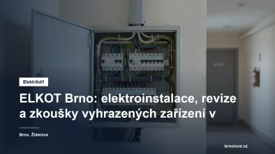 Nový bytový elektroměrový rozvaděč s jističi během rekonstrukce rozvodů v panelovém domě