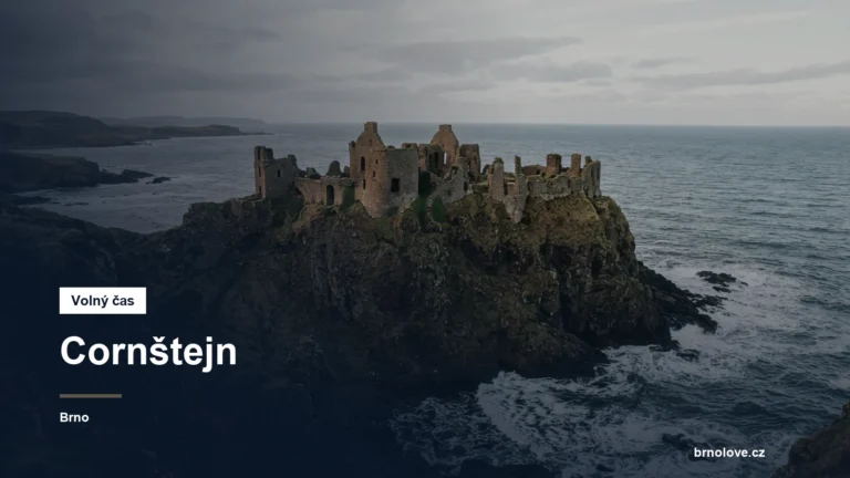 Zřícenina na skalnatém ostrohu