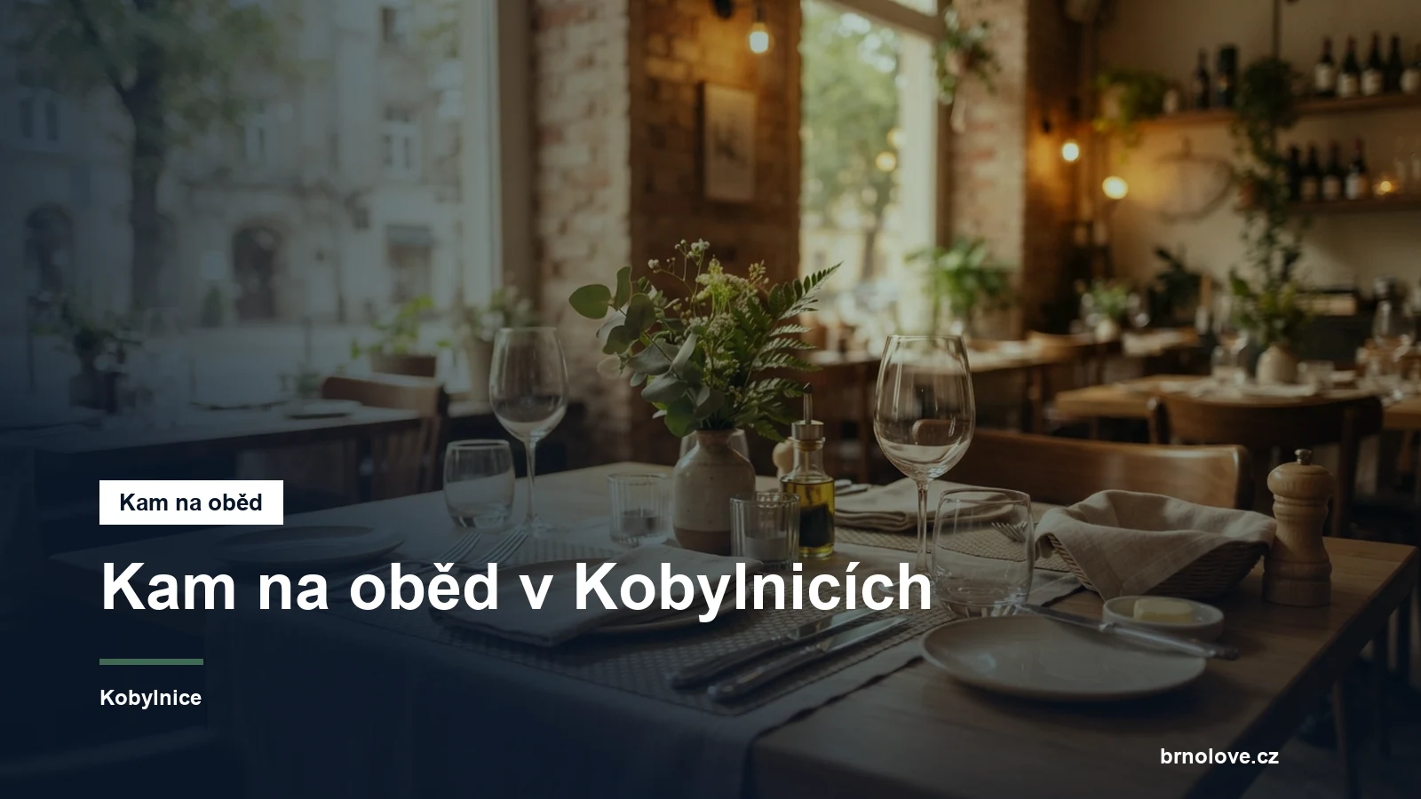 Prostřený stůl v restauraci