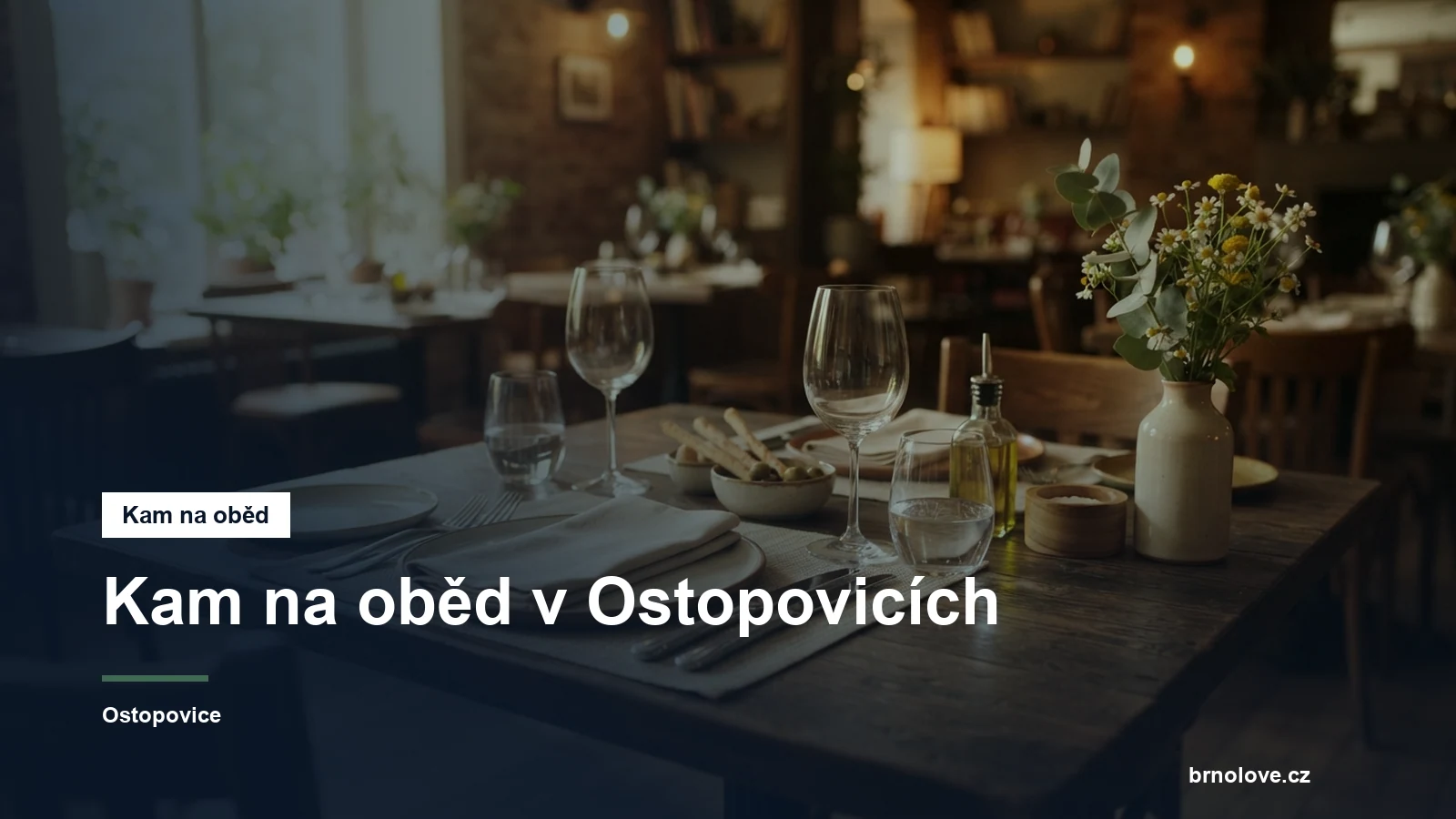 Prostřený stůl v restauraci