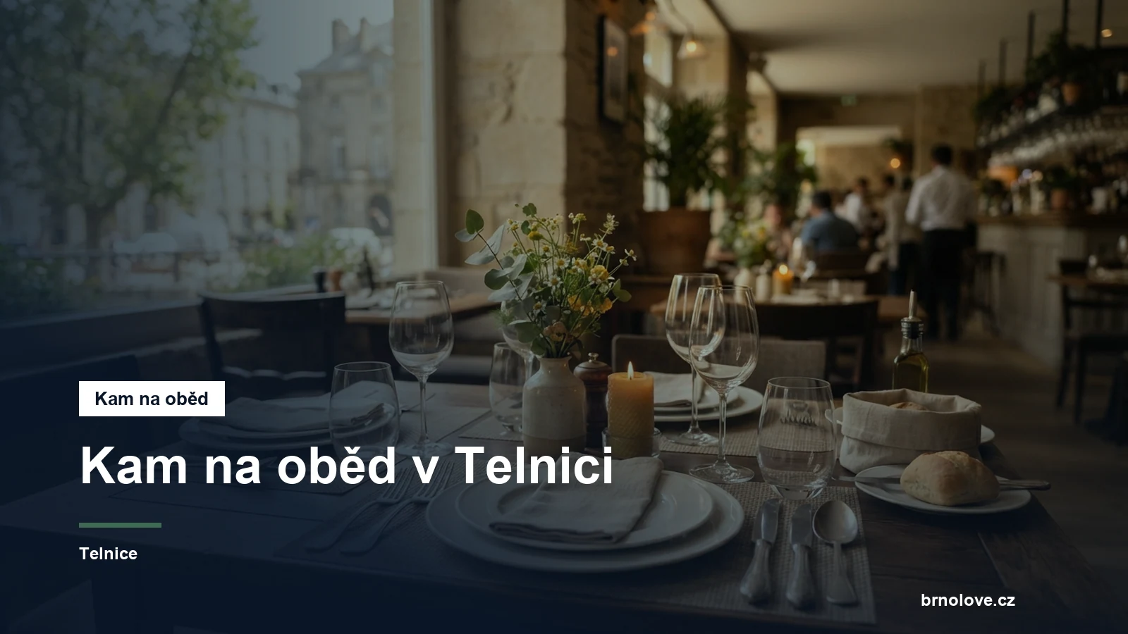 Prostřený stůl v restauraci
