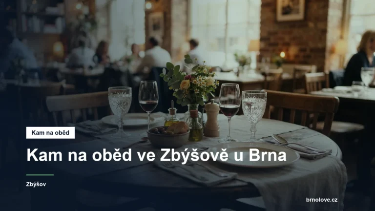 Prostřený stůl v restauraci