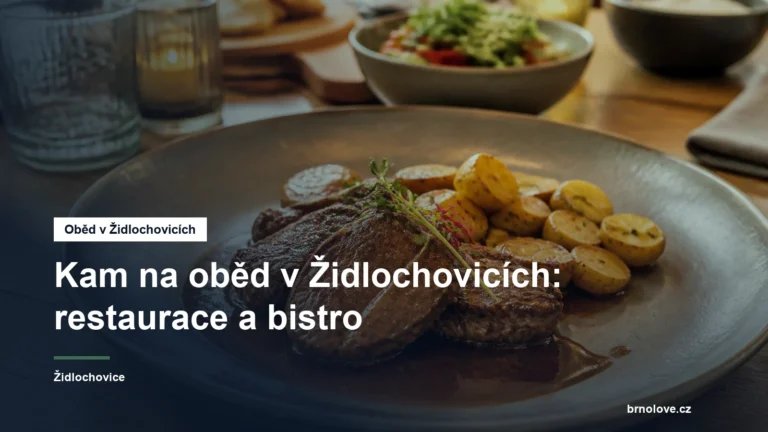 Talíř s obědovým menu na stole