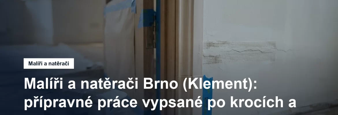 Detail dveřní zárubně a rámu okna při lakování, přebroušený podklad olepený papírovou páskou a štětec s lakem
