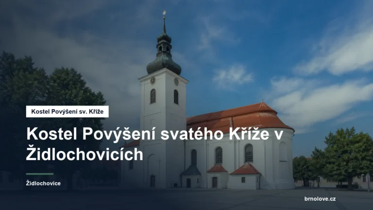 Farní kostel s věží na náměstí