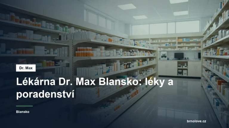 Interiér lékárny s regály léků