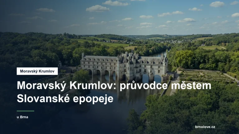 Renesanční zámek nad řekou