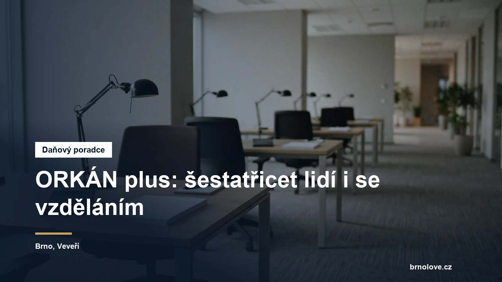 Otevřený kancelářský prostor s pracovními stoly