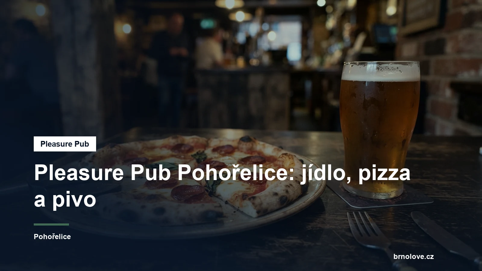 Pizza a pivo na stole podniku