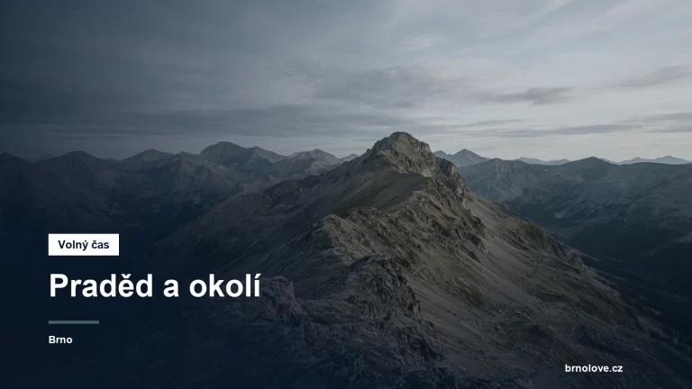 Vrchol hory nad hřebenem