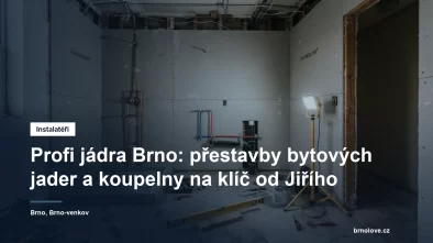 Vybourané bytové jádro v panelovém bytě s novými rozvody vody a odpadu připravenými k obkládání