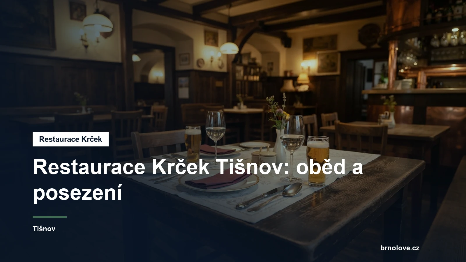 Prostřený stůl v restauraci