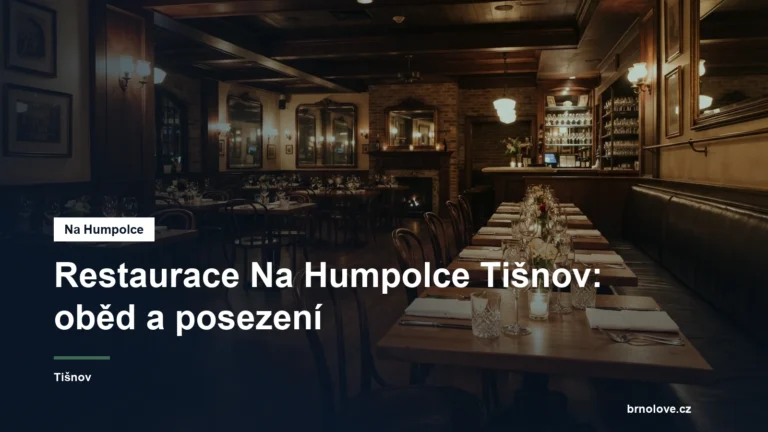 Interiér restaurace s prostřenými stoly