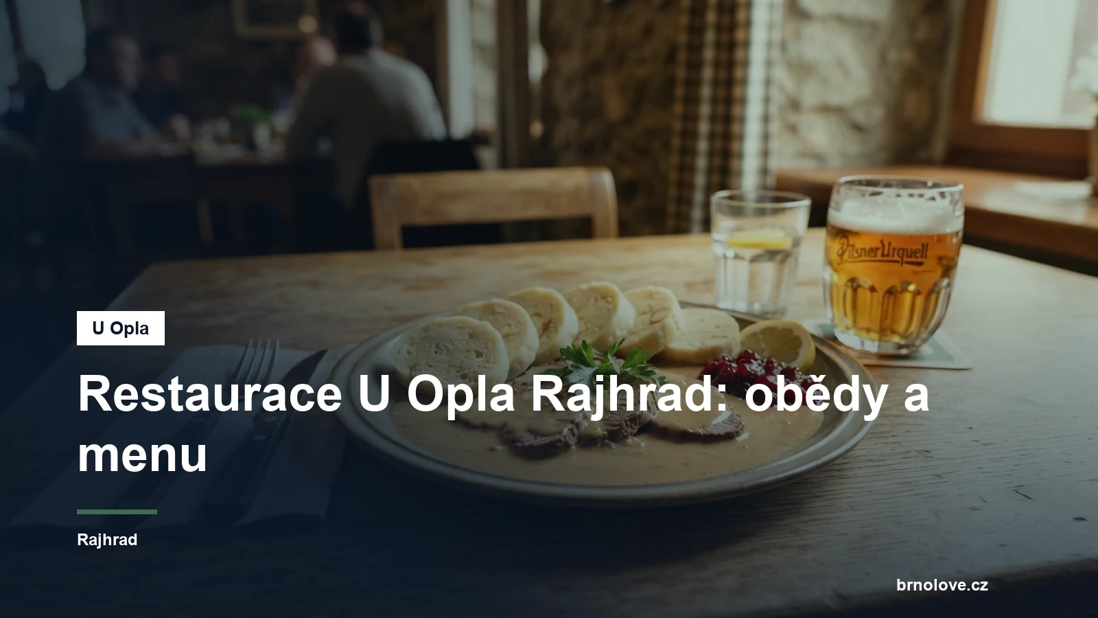 Talíř s obědovým menu v restauraci