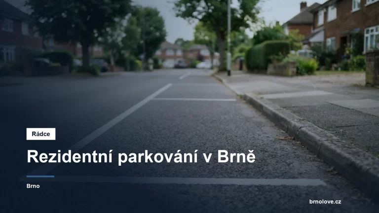 Prázdné parkovací místo vyznačené na asfaltu