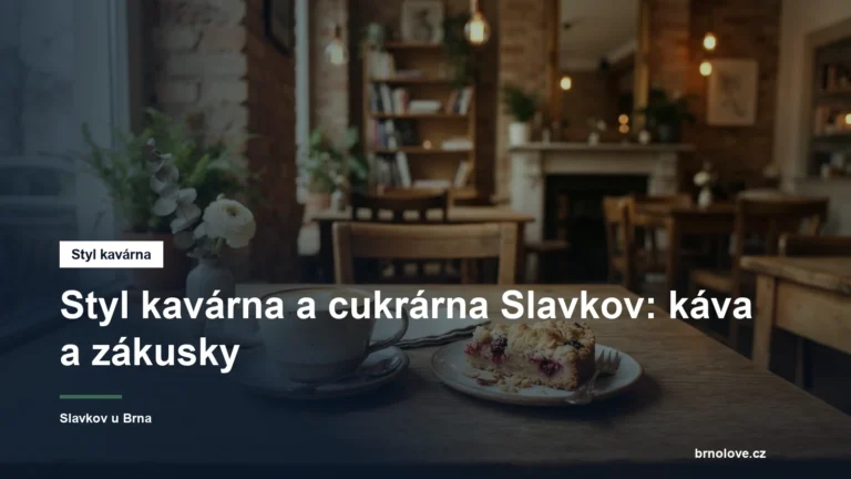 Kavárenský stůl s kávou a zákuskem