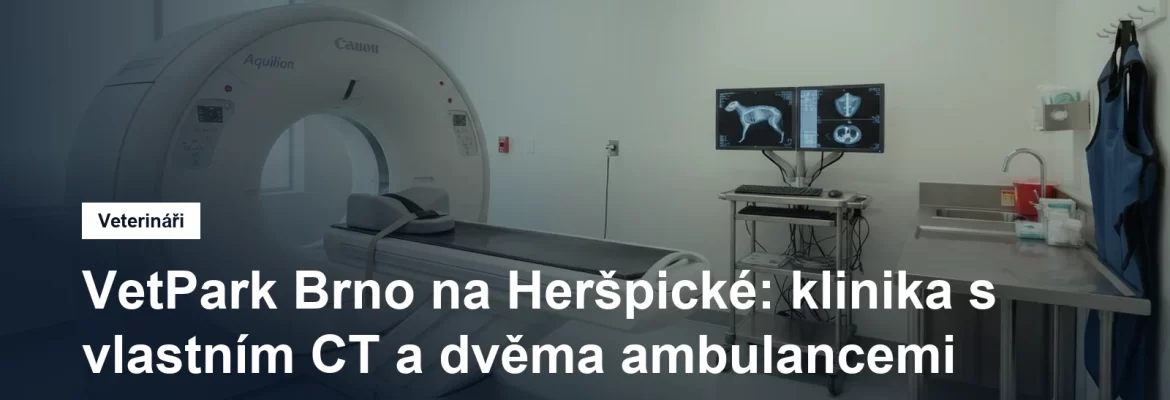 Vyšetřovna veterinární kliniky s počítačovým tomografem připraveným k vyšetření zvířecího pacienta