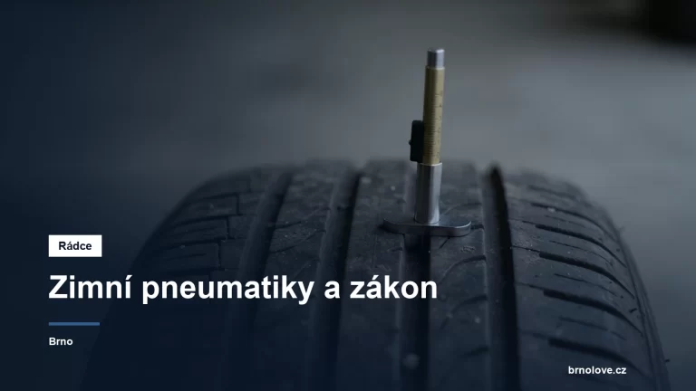 Hloubkoměr opřený o dezén pneumatiky