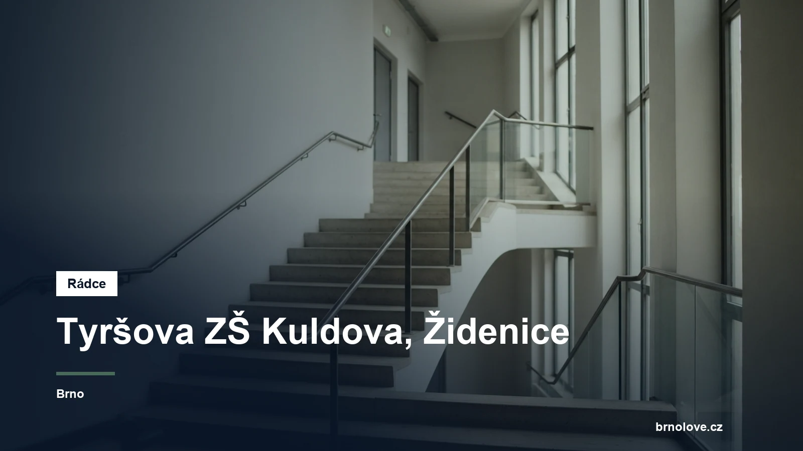 Schodiště v meziválečné školní budově