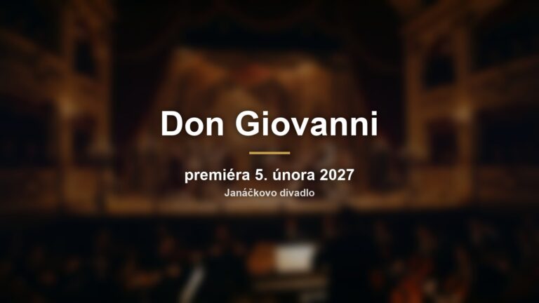 Rozmazané operní jeviště s nápisem Don Giovanni a datem premiéry