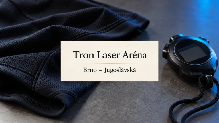 Tmavá sportovní látka a stopky s modrým světlem, titulek Tron Laser Aréna – Brno-Jugoslávská